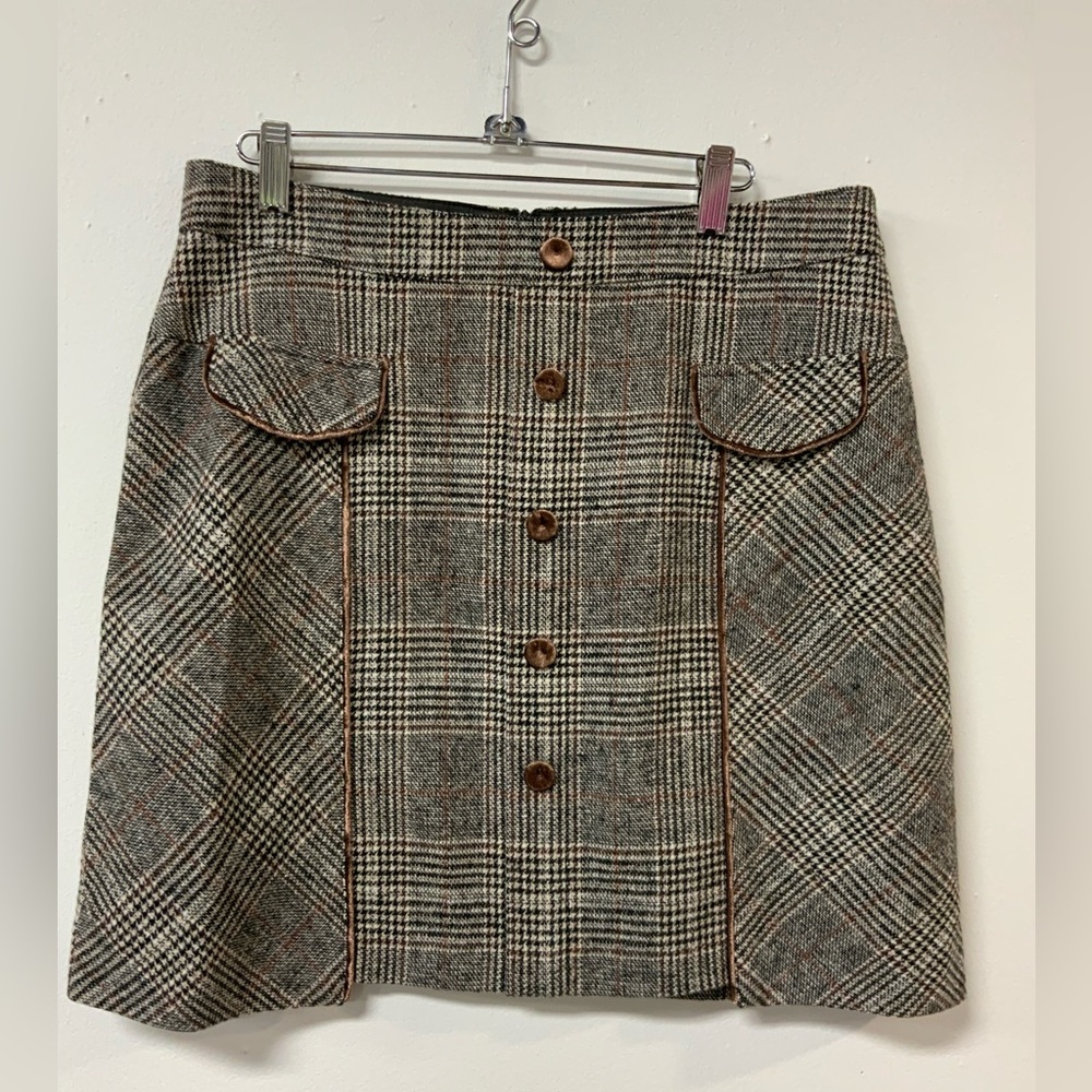 Bagatelle (M) plaid skirt NWT